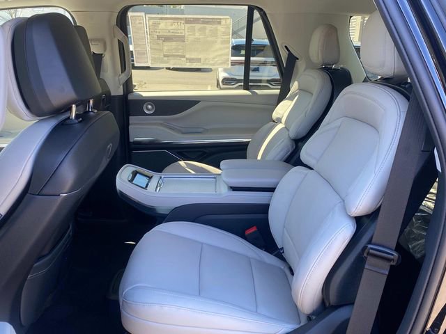New 2026 Lincoln Navigator Reserve AWD/4WD image 7