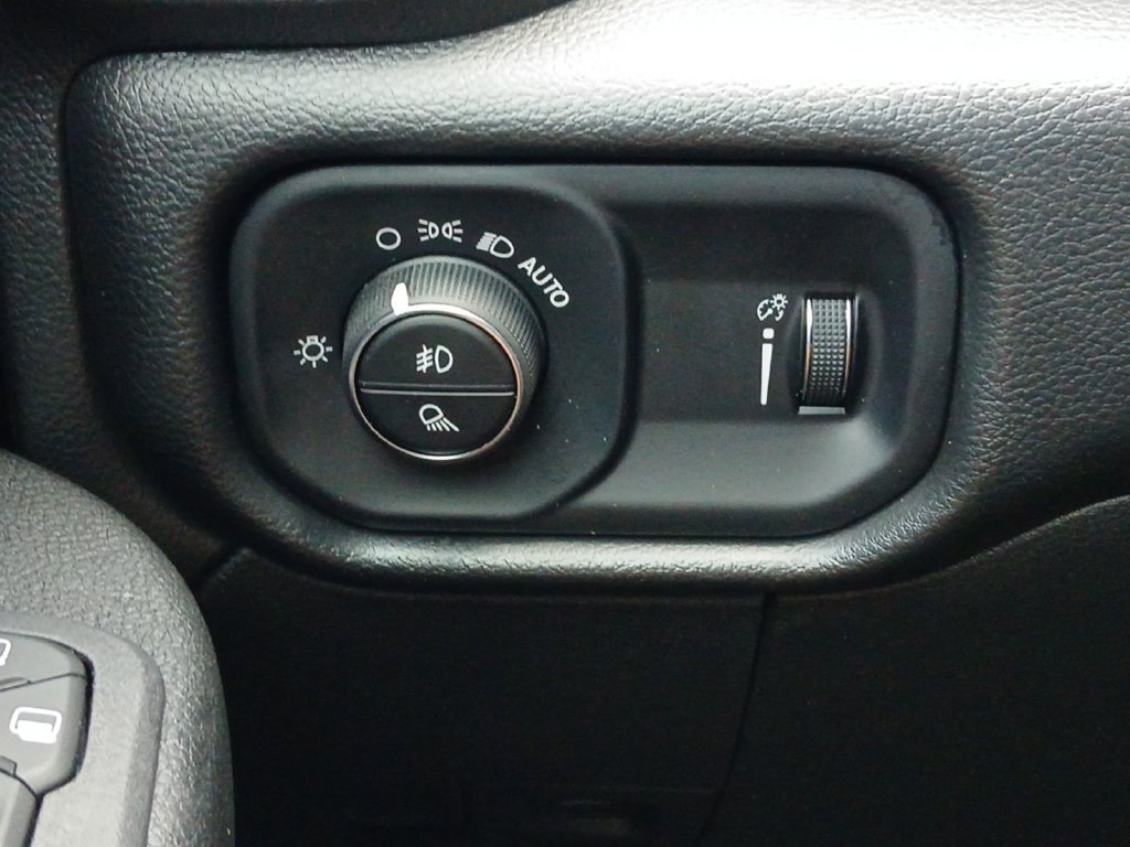 Used 2026 RAM 2500 Tradesman AWD/4WD image 12