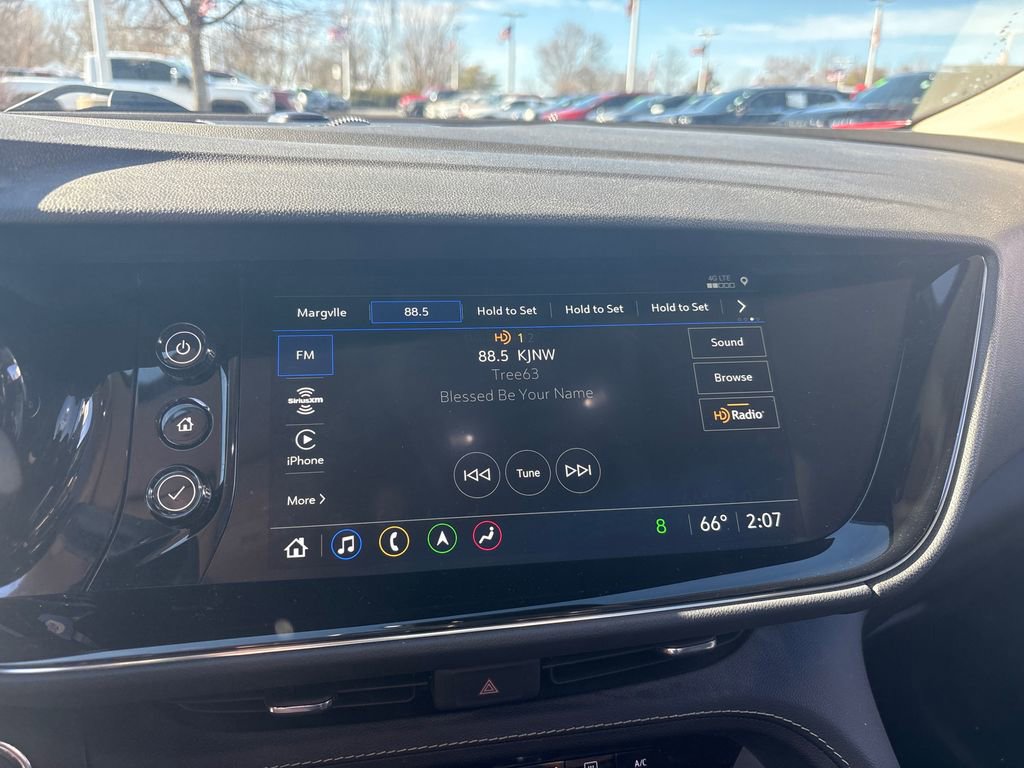 Used 2022 Buick Envision Avenir w/ Technology Package II image 23