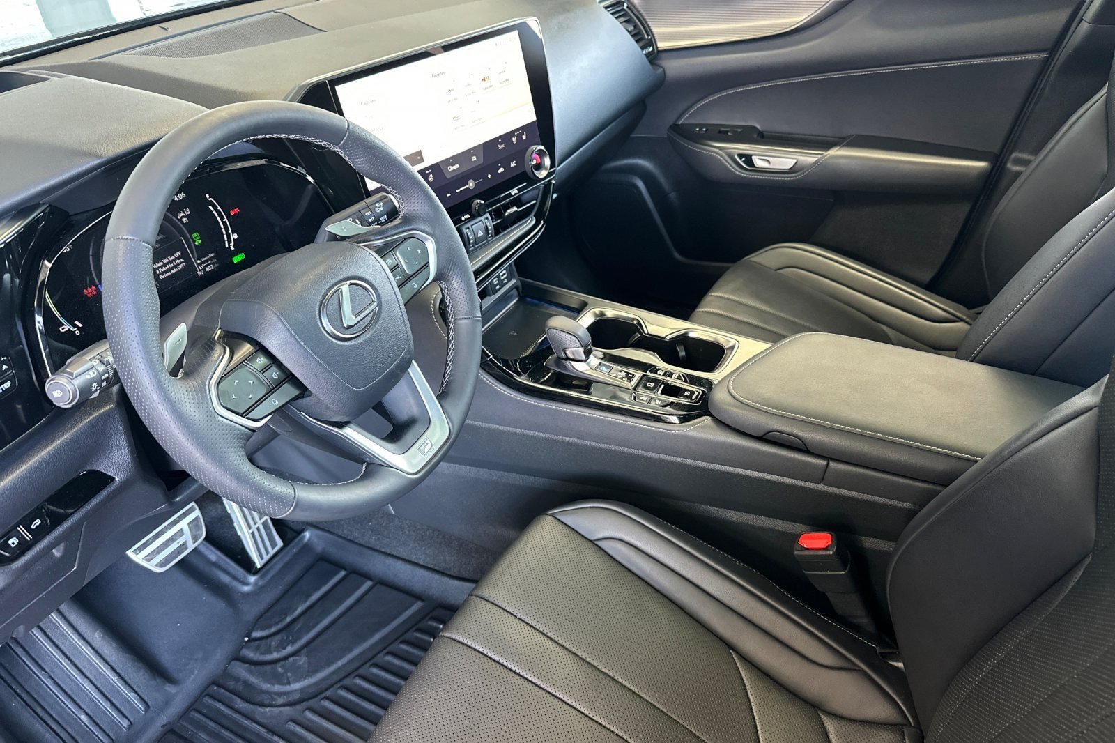 Used 2025 Lexus NX 450h+ F Sport w/ Towing Package (2000 Lbs) AWD/4WD image 9