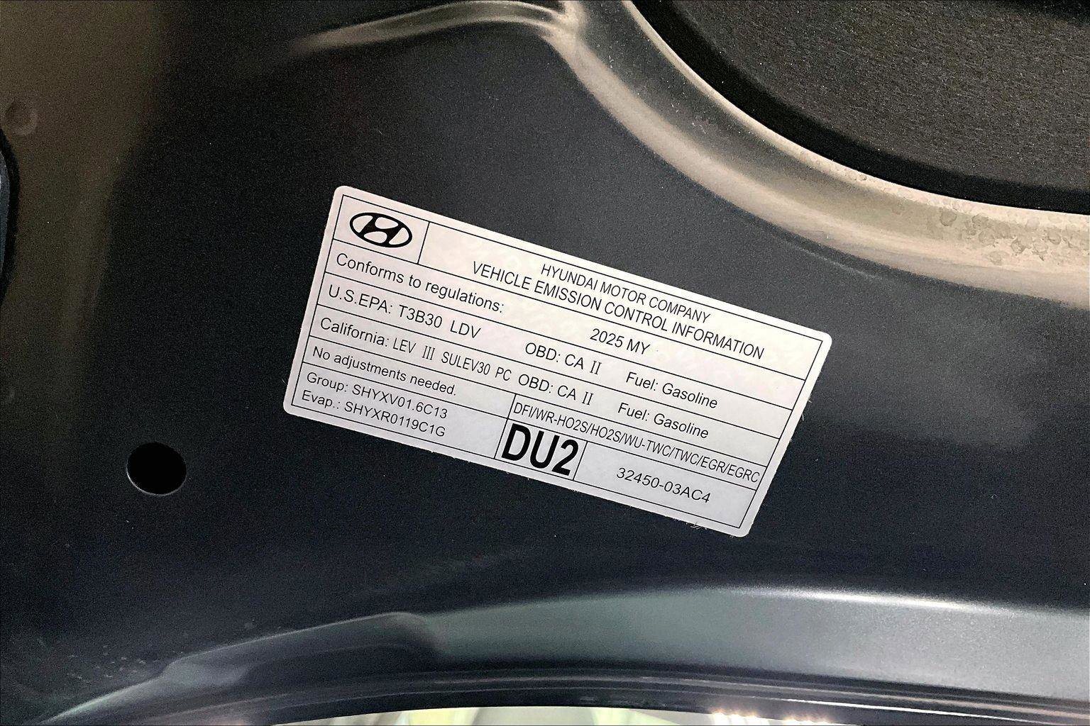 Used 2025 Hyundai Elantra Limited image 34