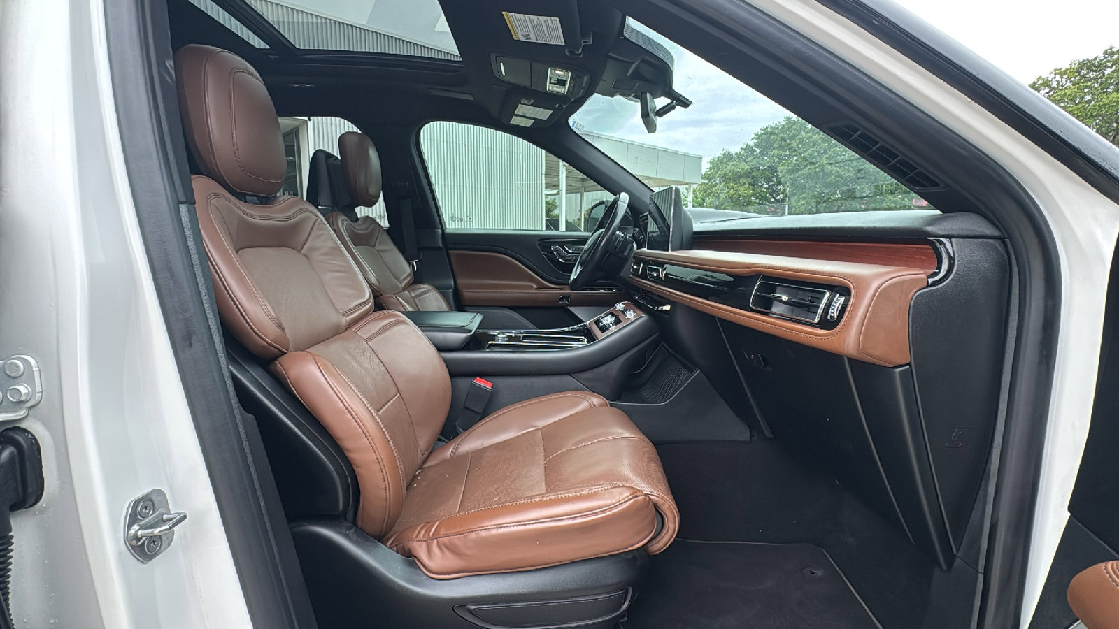 Used 2020 Lincoln Aviator Reserve w/ Equipment Group 201A RWD image 28