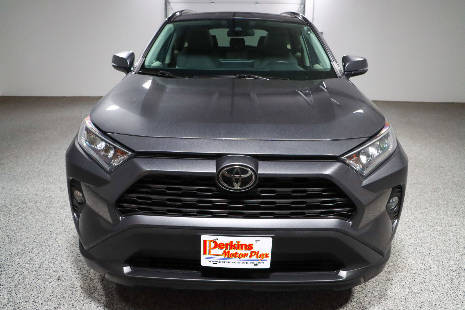 Used 2021 Toyota RAV4 XLE w/ Convenience Package AWD/4WD image 4