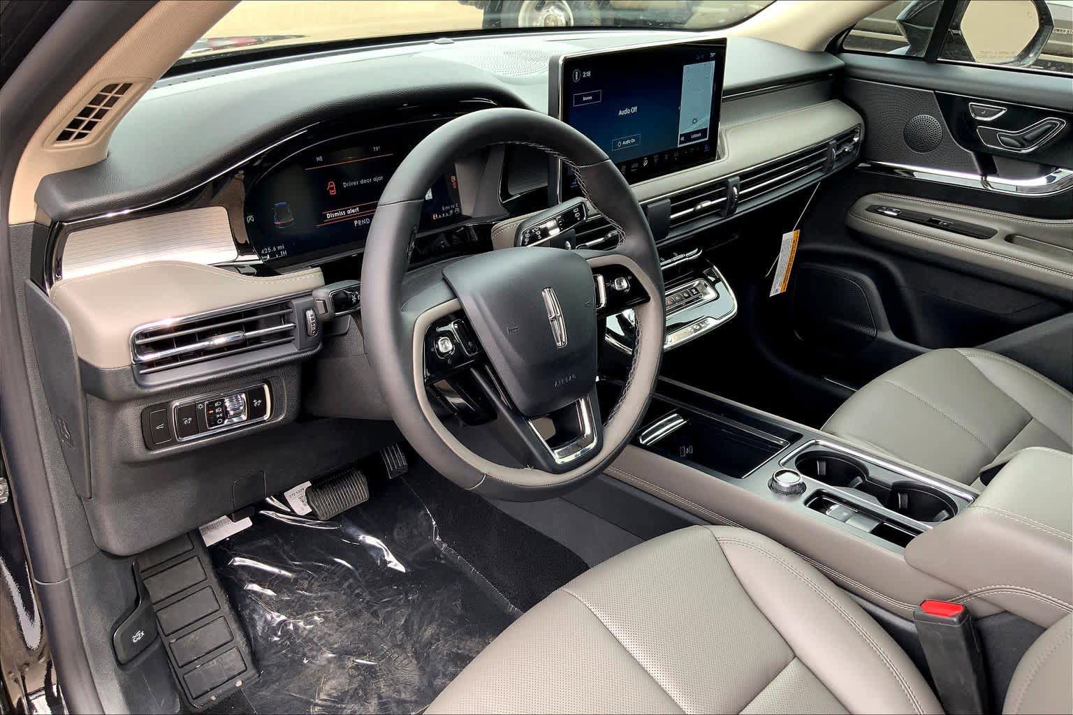 New 2026 Lincoln Corsair Premiere FWD image 8