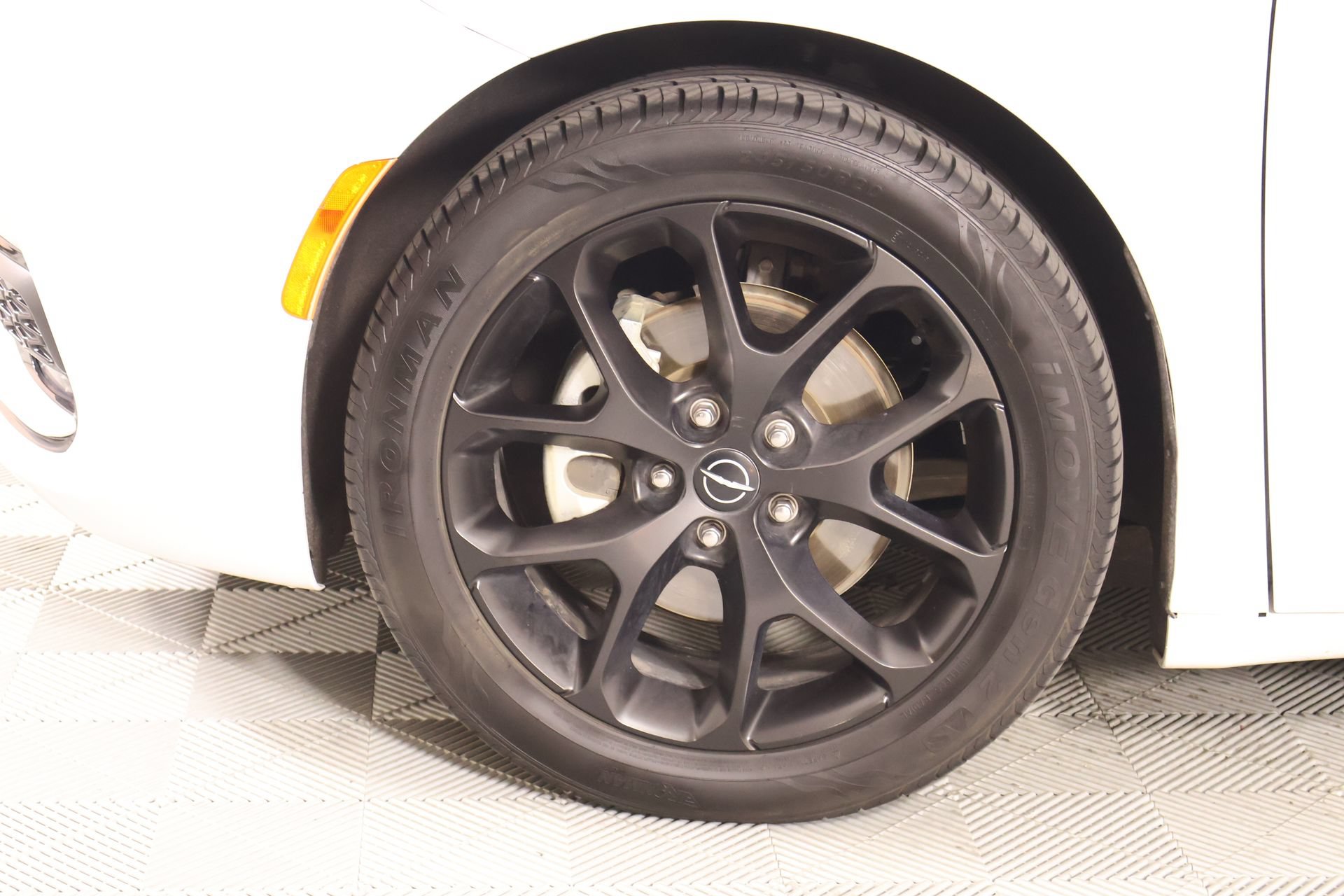 Used 2025 Chrysler Pacifica Limited FWD image 21