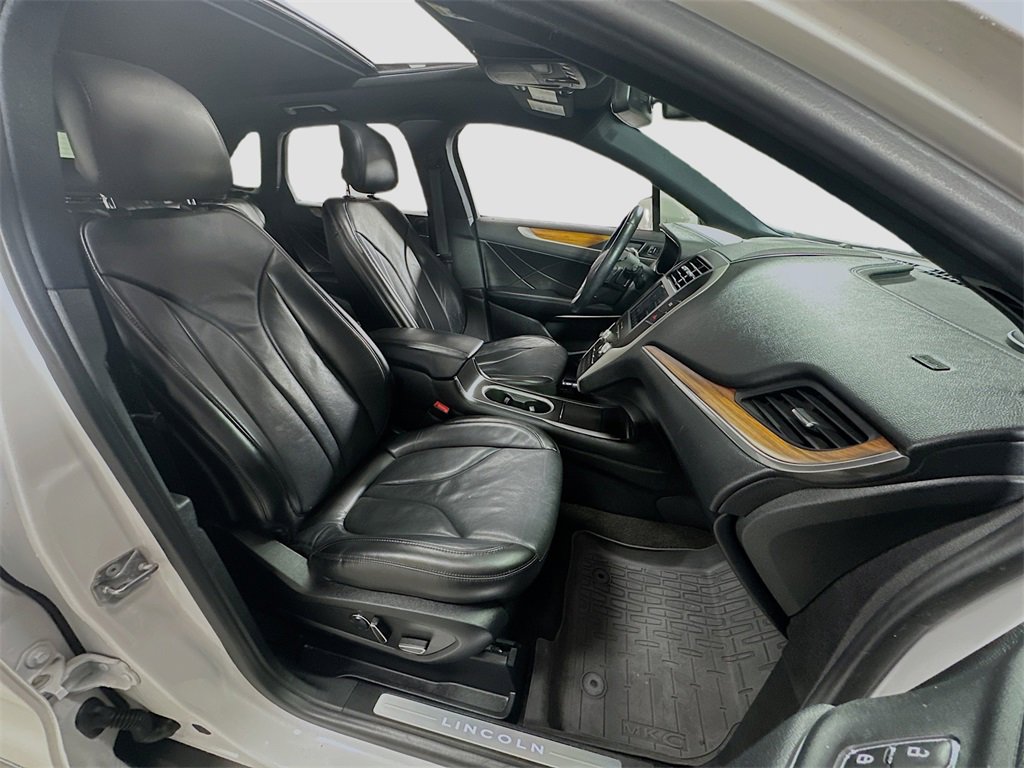 Used 2019 Lincoln MKC Reserve w/ MKC Climate Package image 32