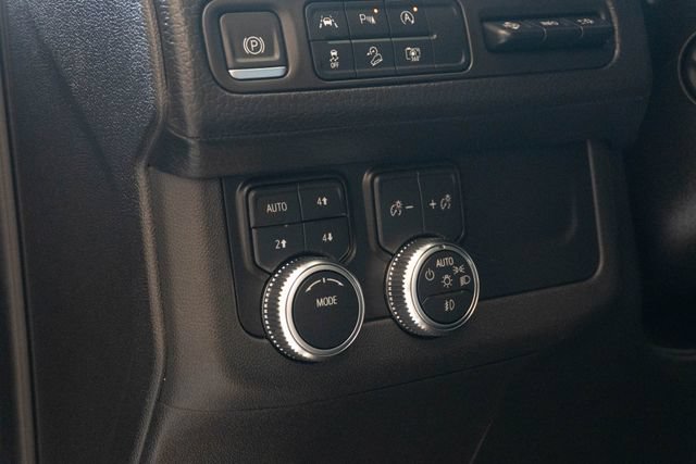 Used 2023 GMC Yukon Denali AWD/4WD image 23
