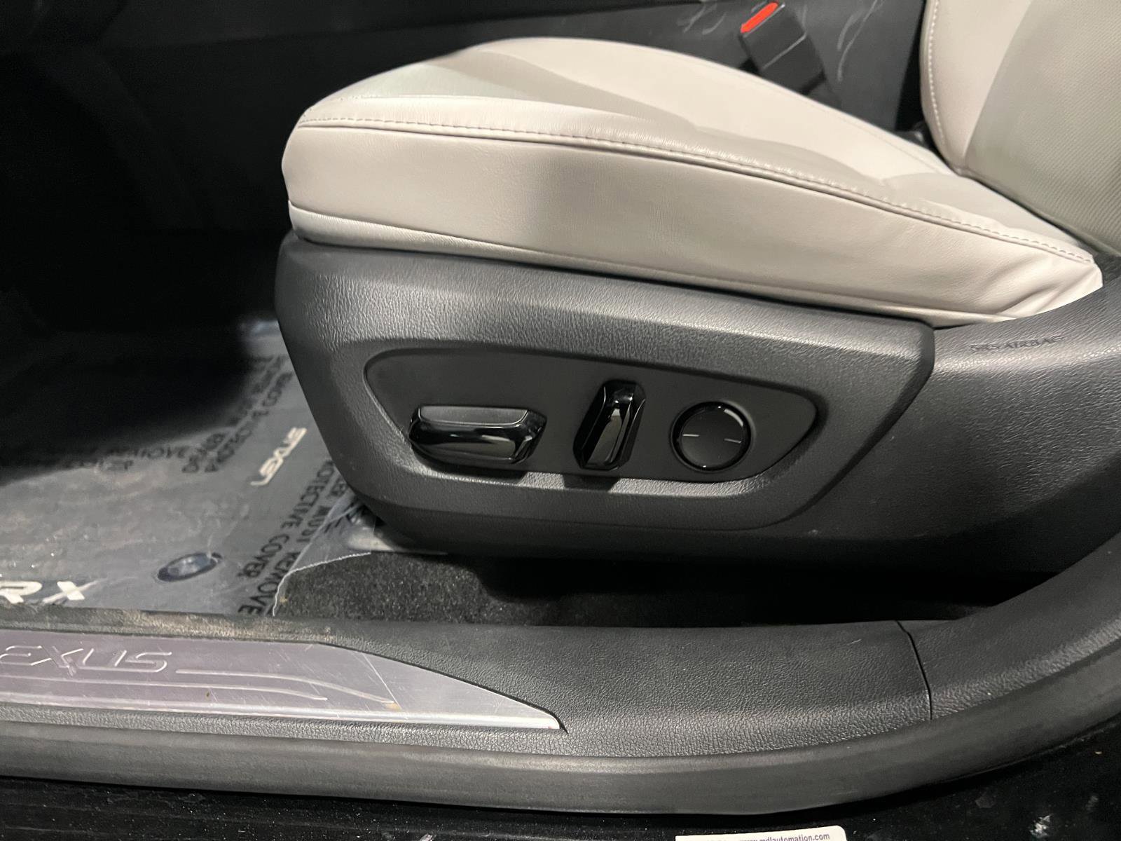 Used 2023 Lexus RX 350h image 25