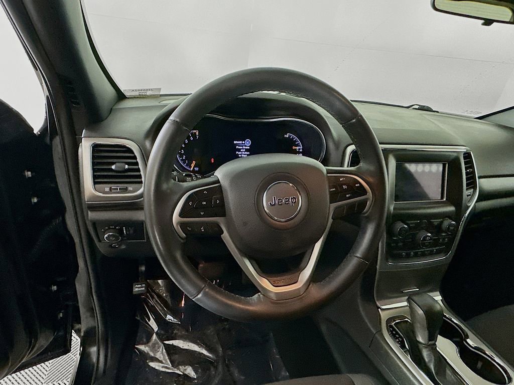 Used 2019 Jeep Grand Cherokee Laredo image 16