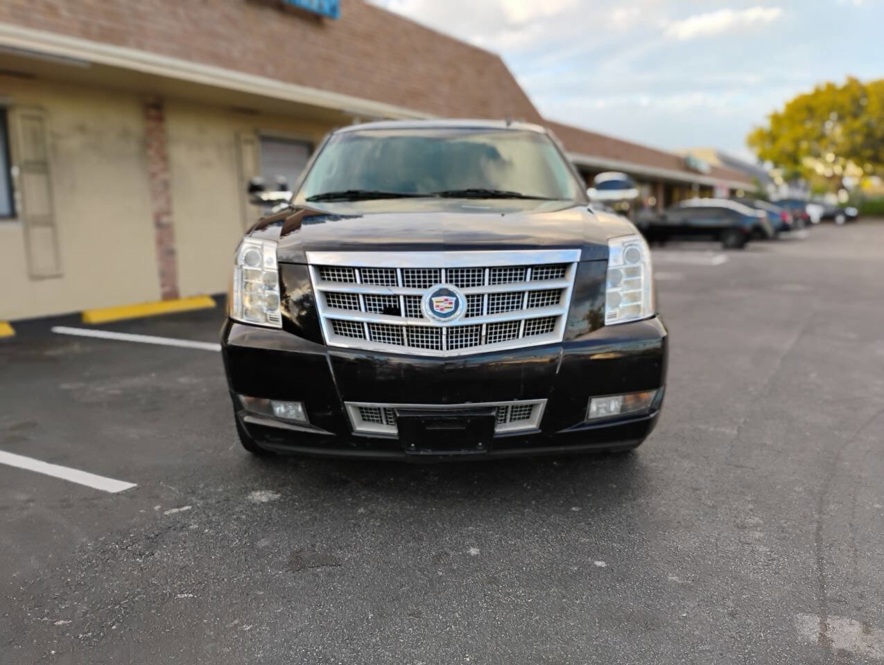 Used 2014 Cadillac Escalade ESV Platinum AWD/4WD image 6