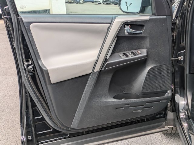 Used 2018 Toyota RAV4 XLE w/ Plus Extra Value Package AWD/4WD image 6
