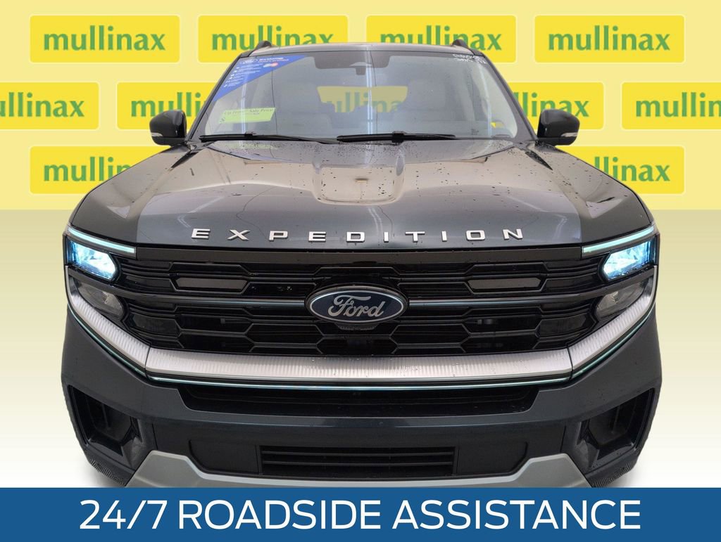 Used 2025 Ford Expedition Platinum w/ Platinum Ultimate Package AWD/4WD image 14
