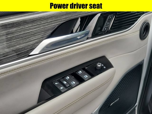 Certified 2022 Jeep Wagoneer Series III w/ Flexible Seating Group AWD/4WD image 21