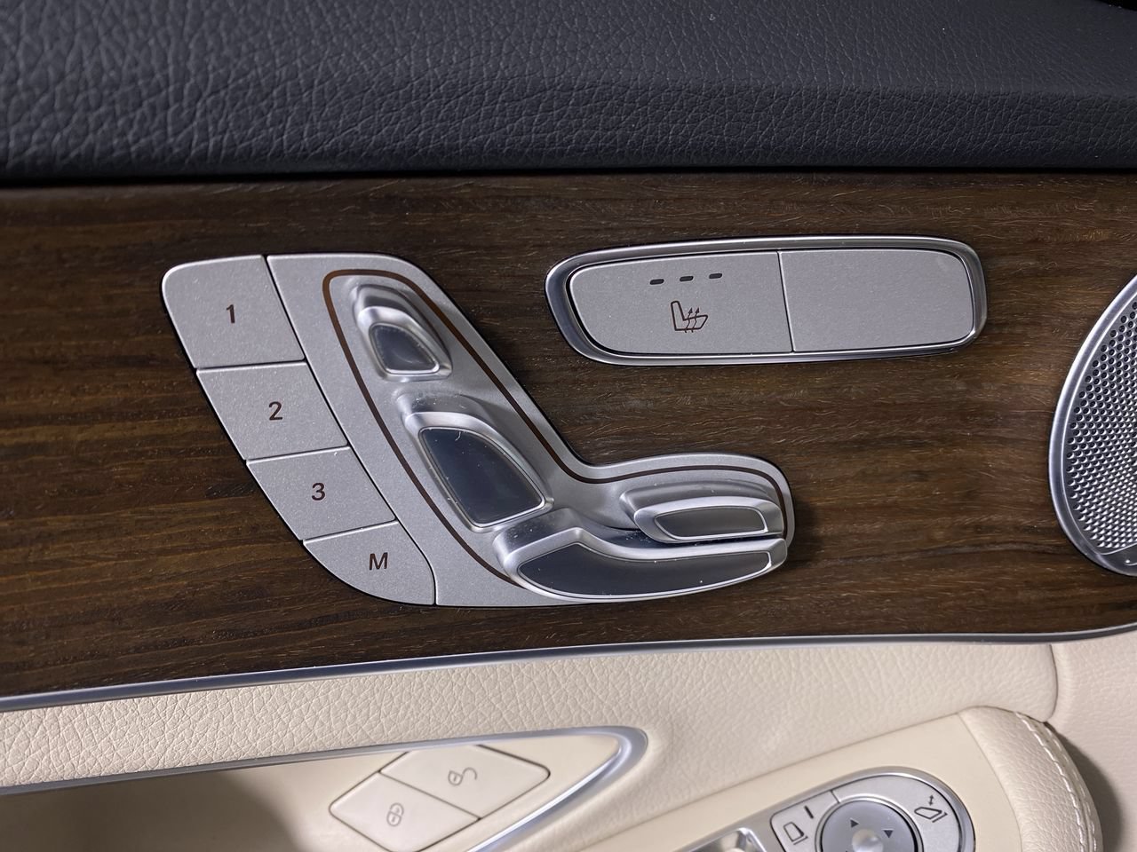 Used 2021 Mercedes-Benz C 300 4MATIC Sedan image 9