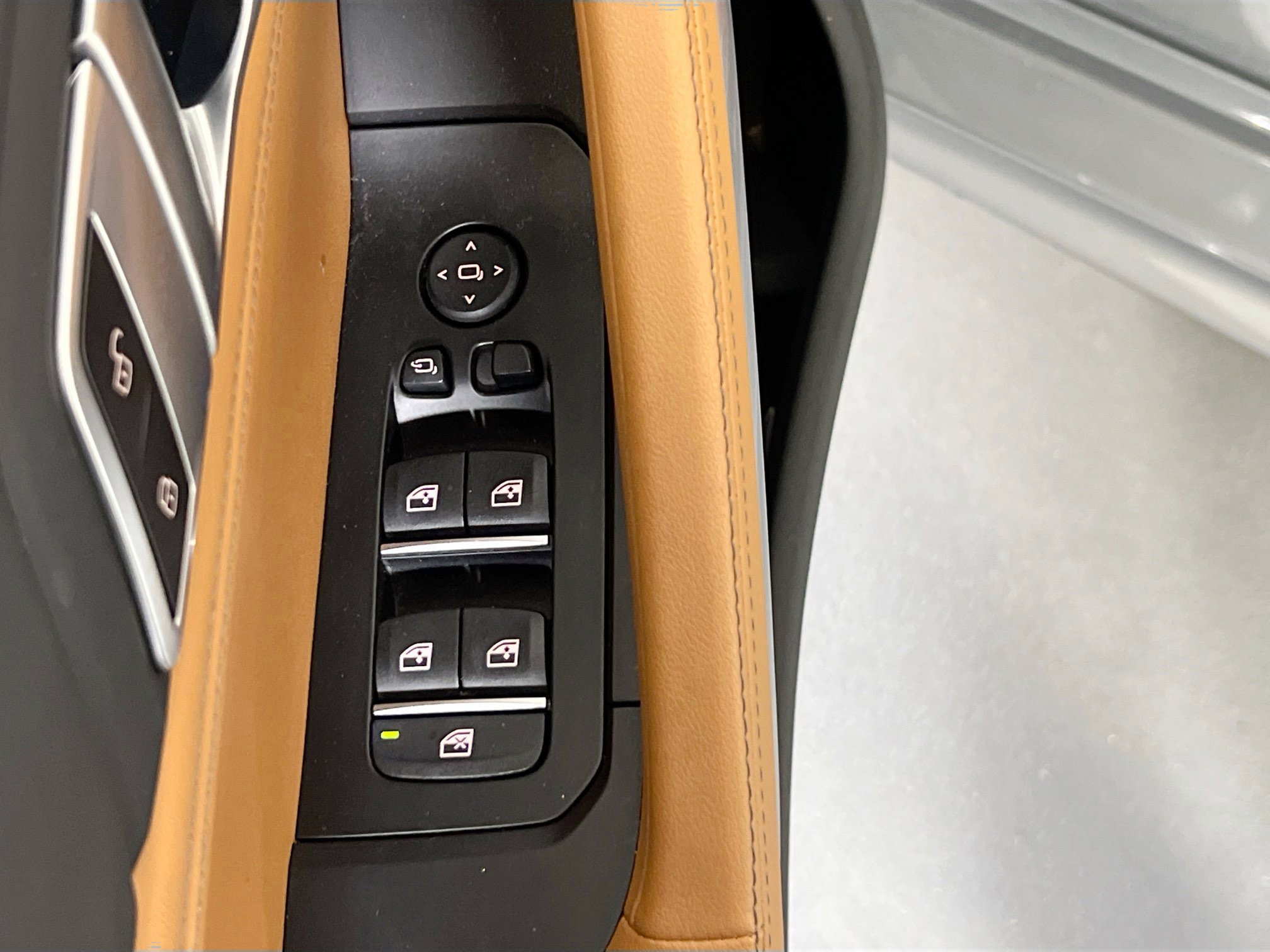 Used 2024 BMW X6 xDrive40i image 18