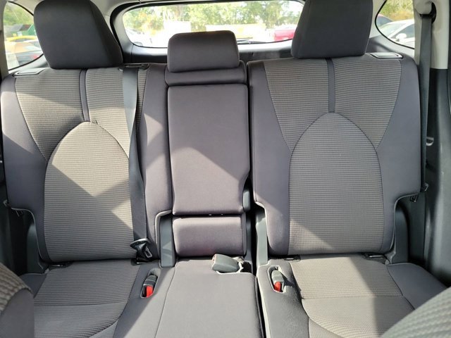 Used 2022 Toyota Highlander L image 5