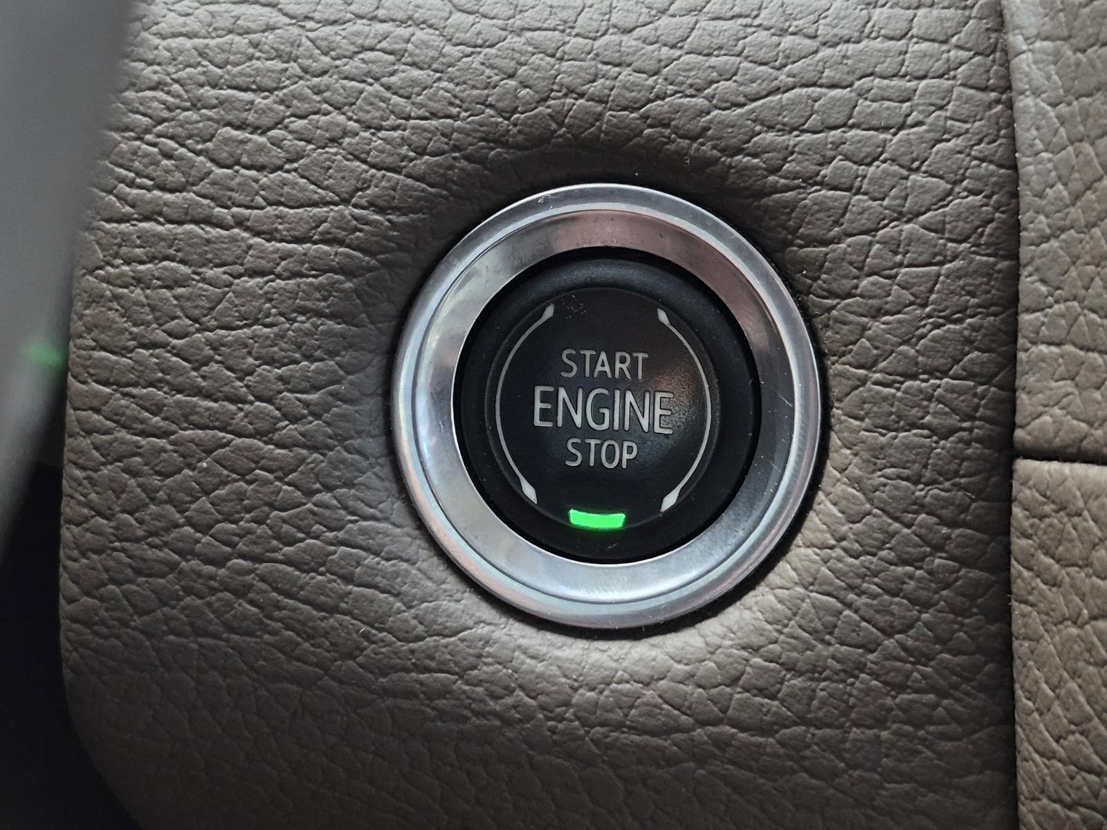 Certified 2021 GMC Yukon Denali w/ Denali Premium Package AWD/4WD image 28