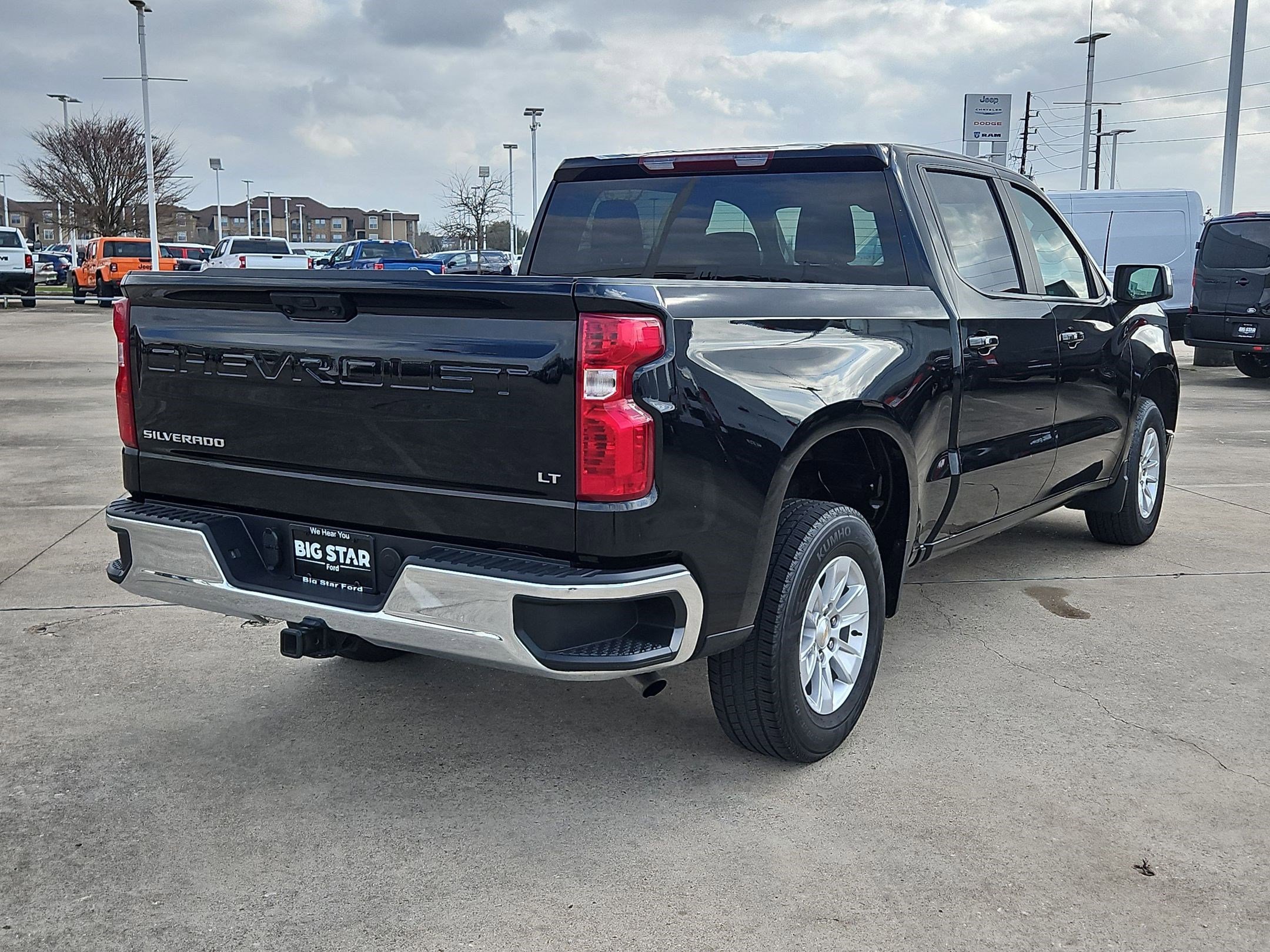 Used 2025 Chevrolet Silverado 1500 LT image 3