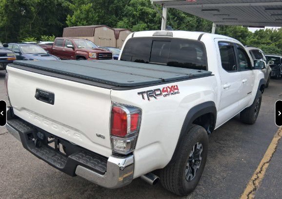 Used 2020 Toyota Tacoma TRD Off-Road AWD/4WD image 3