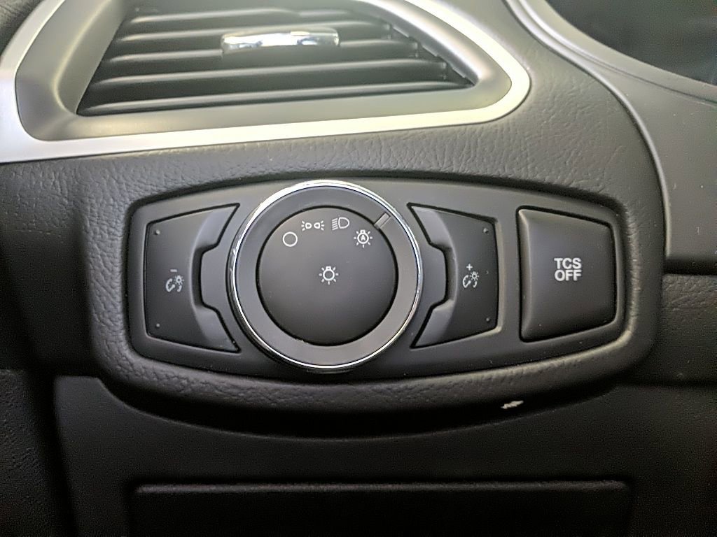 Used 2023 Ford Edge SEL image 23