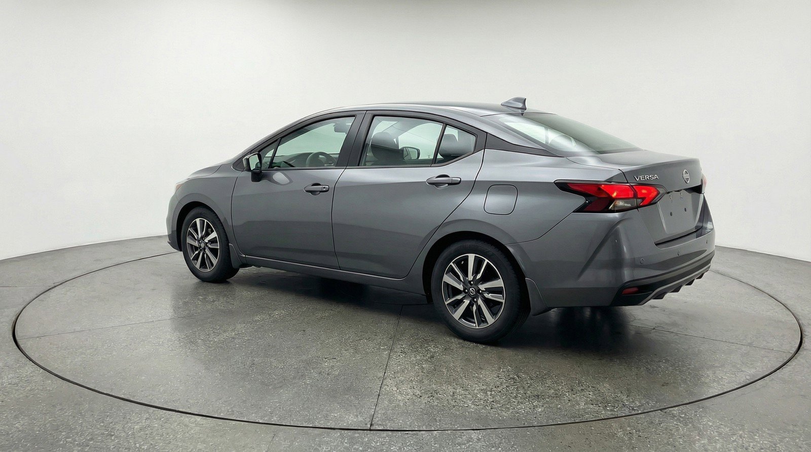 Used 2025 Nissan Versa SV image 6