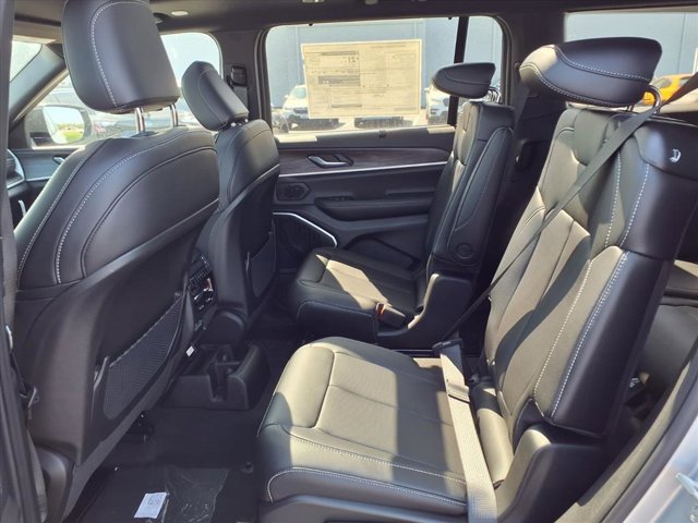 New 2025 Jeep Grand Cherokee L Limited image 15