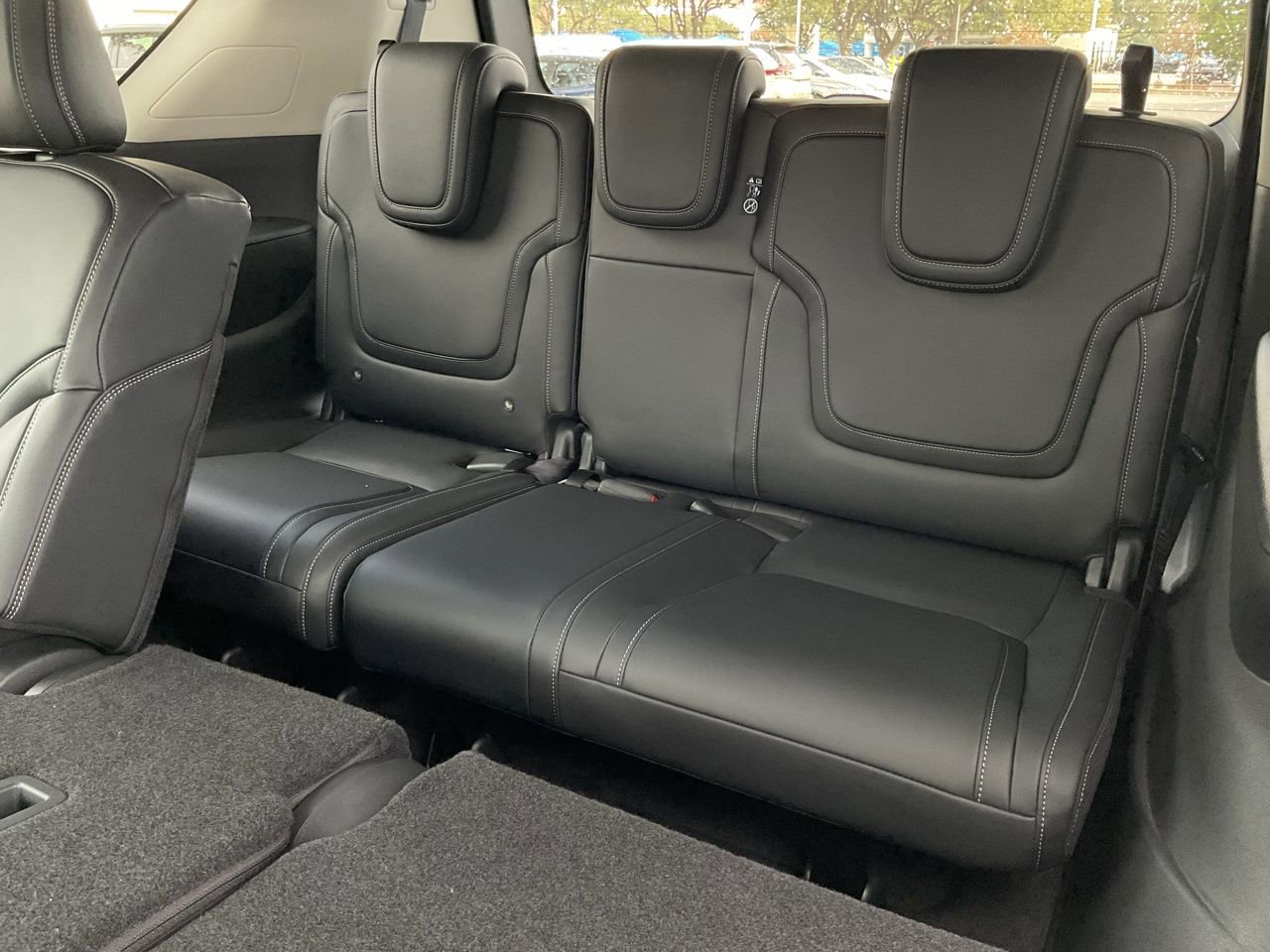 New 2026 Nissan Armada SV image 15