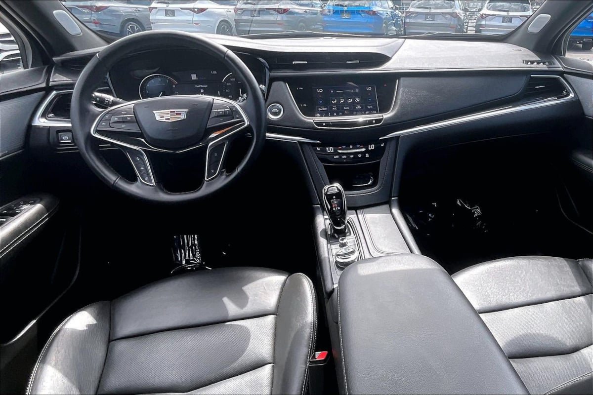 Used 2025 Cadillac XT5 Premium Luxury FWD image 13