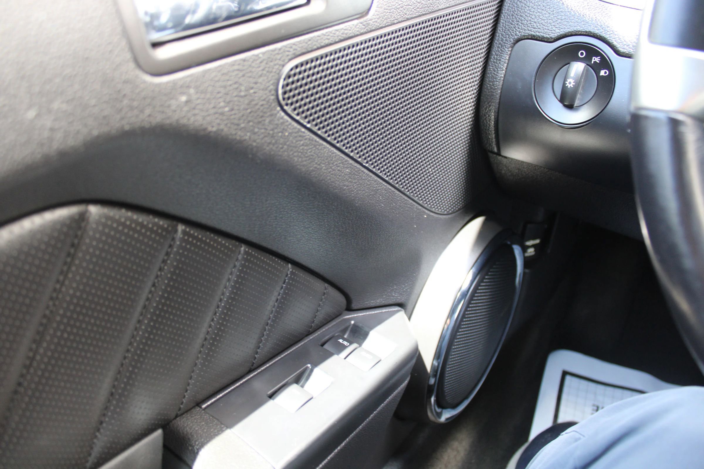 Used 2014 Ford Mustang Premium RWD image 24