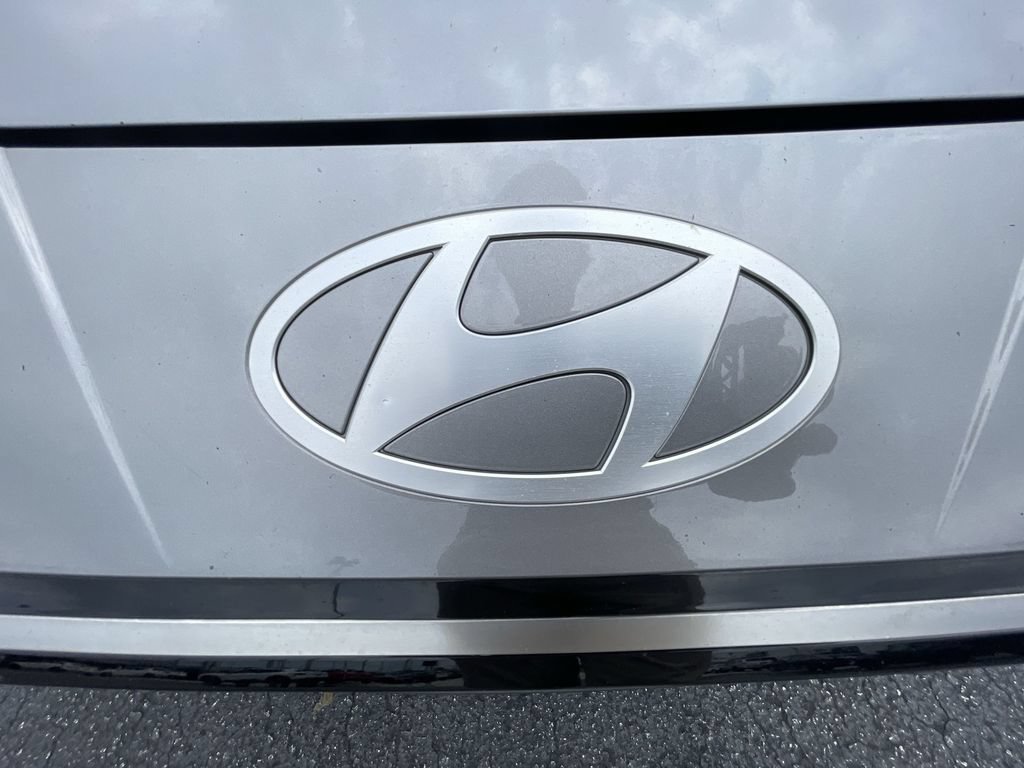 Used 2024 Hyundai Elantra Limited FWD image 30