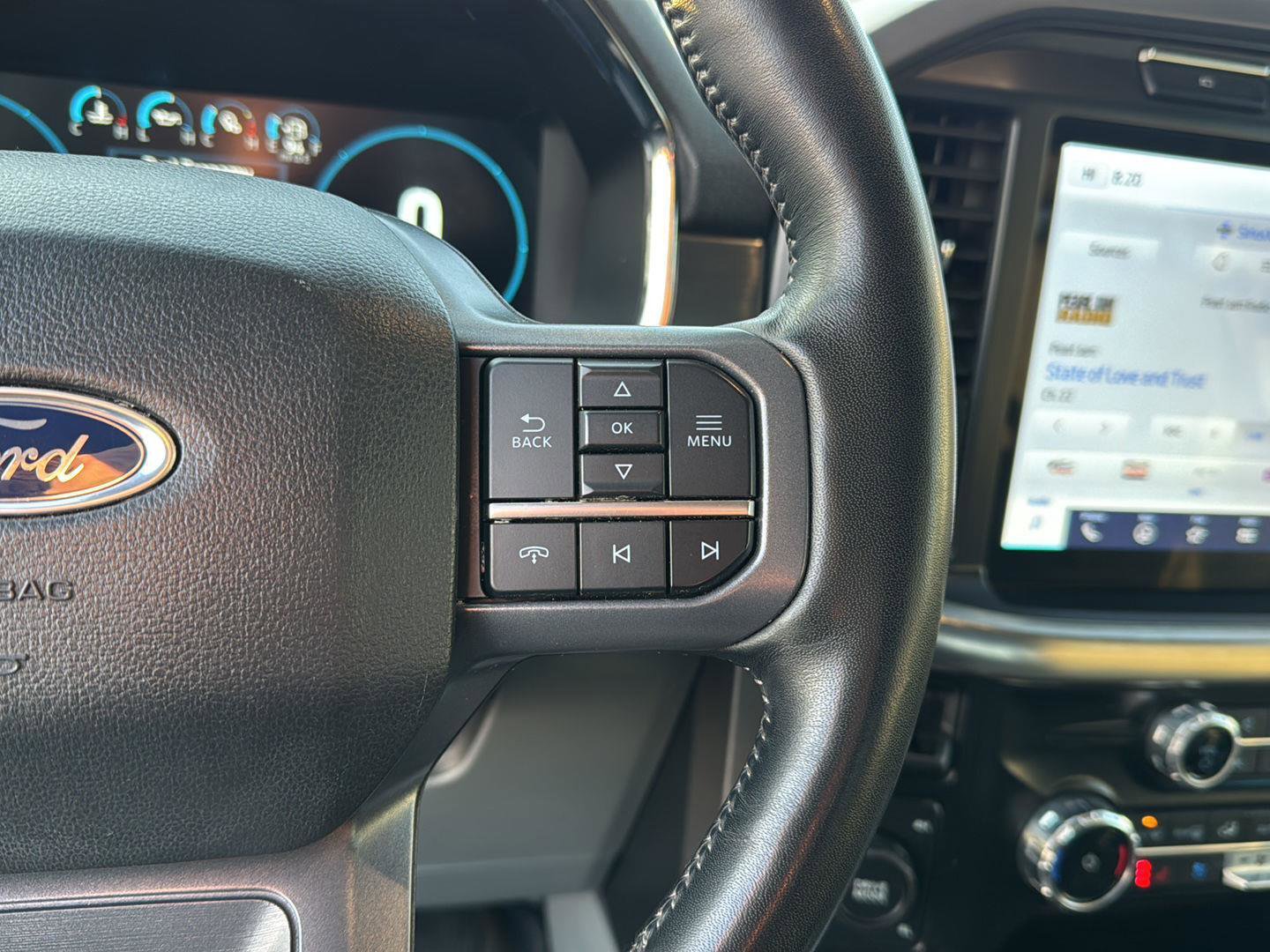 Used 2023 Ford F150 Lariat image 19