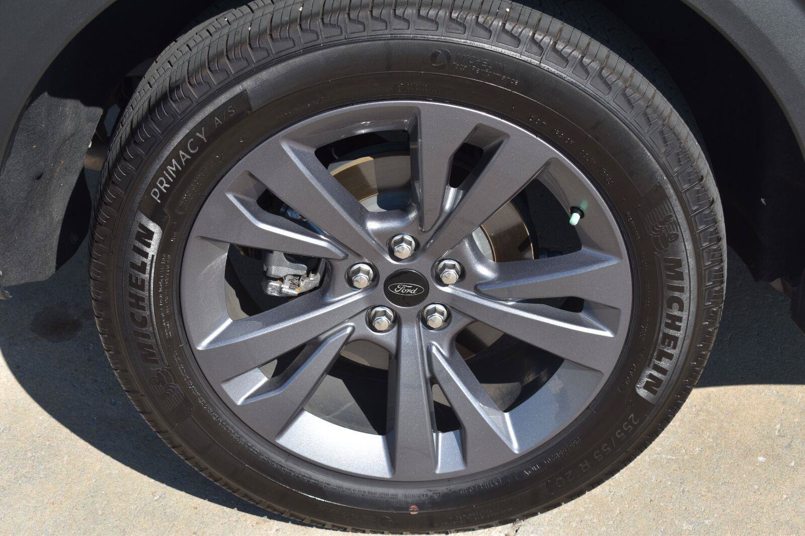 Used 2025 Ford Explorer Active w/ Active Comfort Package AWD/4WD image 11