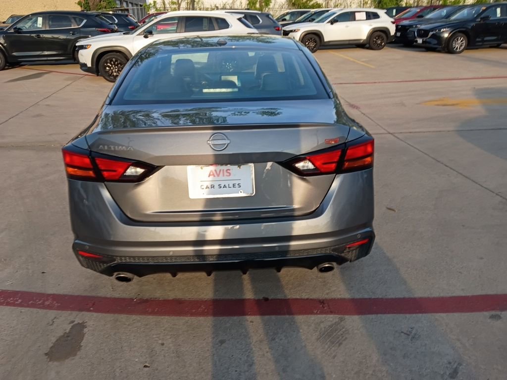 Used 2025 Nissan Altima 2.5 SR image 10