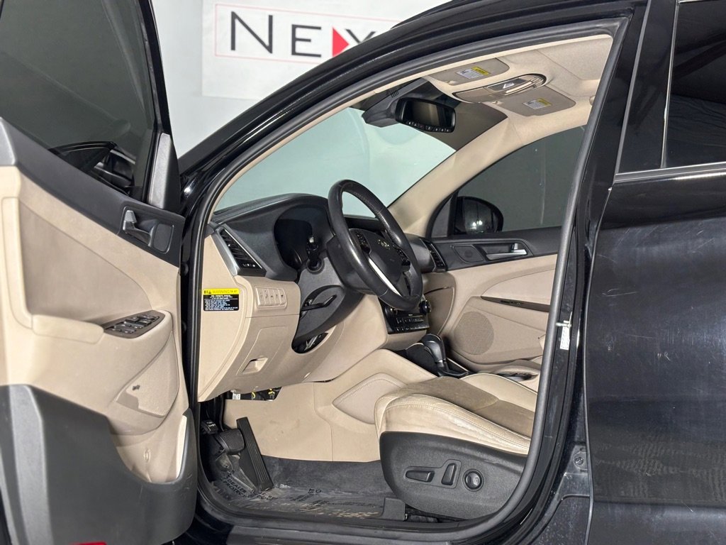 Used 2017 Hyundai Tucson Limited w/ Limited Ultimate Package 03 image 10