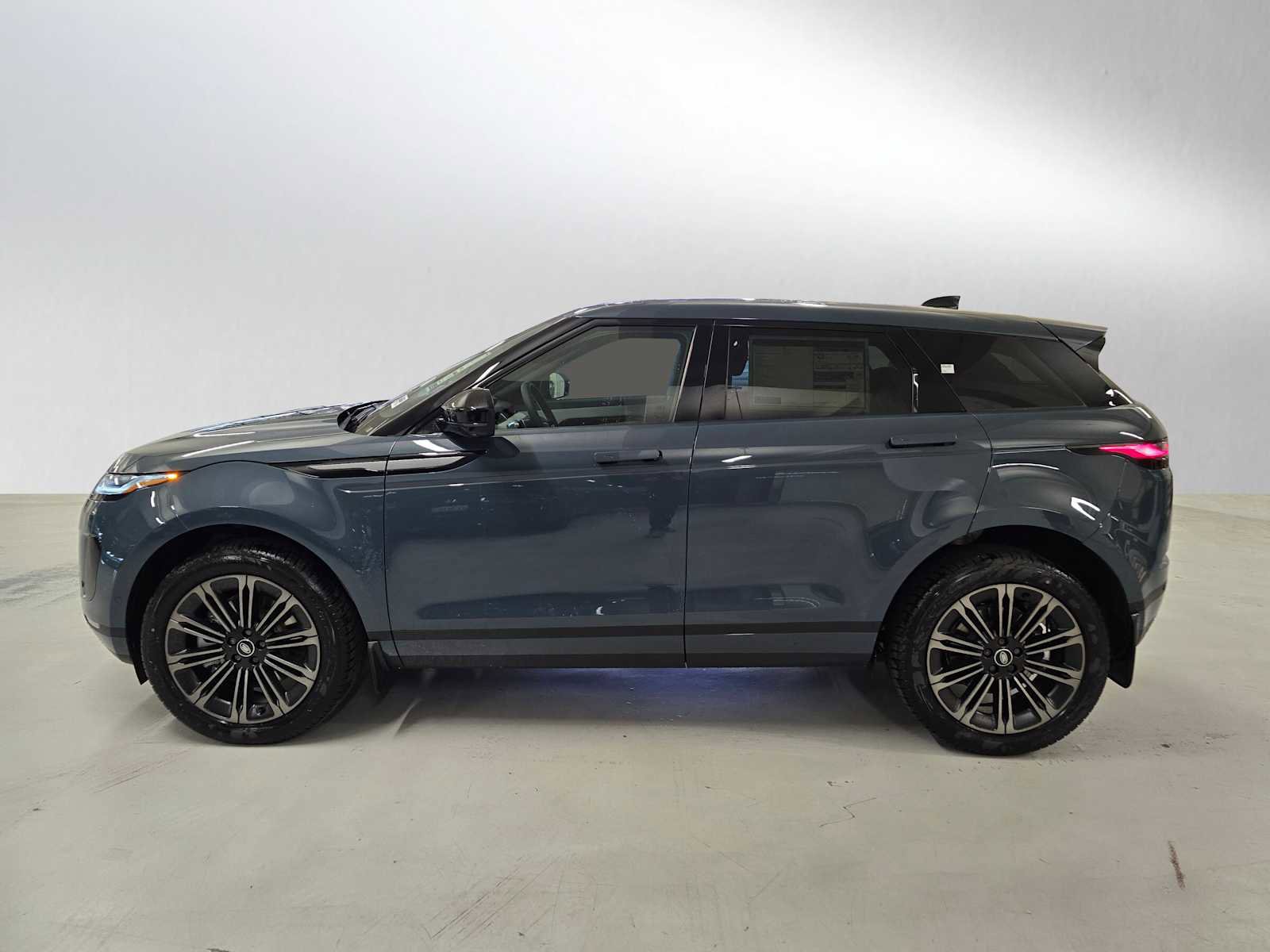 New 2026 Land Rover Range Rover Evoque S AWD/4WD image 2