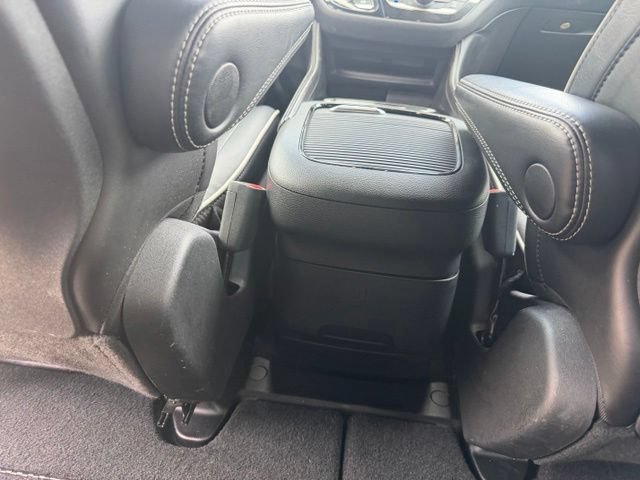 Used 2025 Chrysler Pacifica Limited FWD image 14