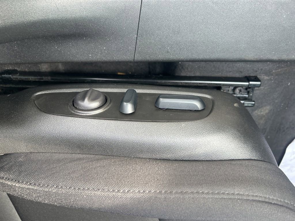 Used 2025 Chevrolet Malibu LT image 16