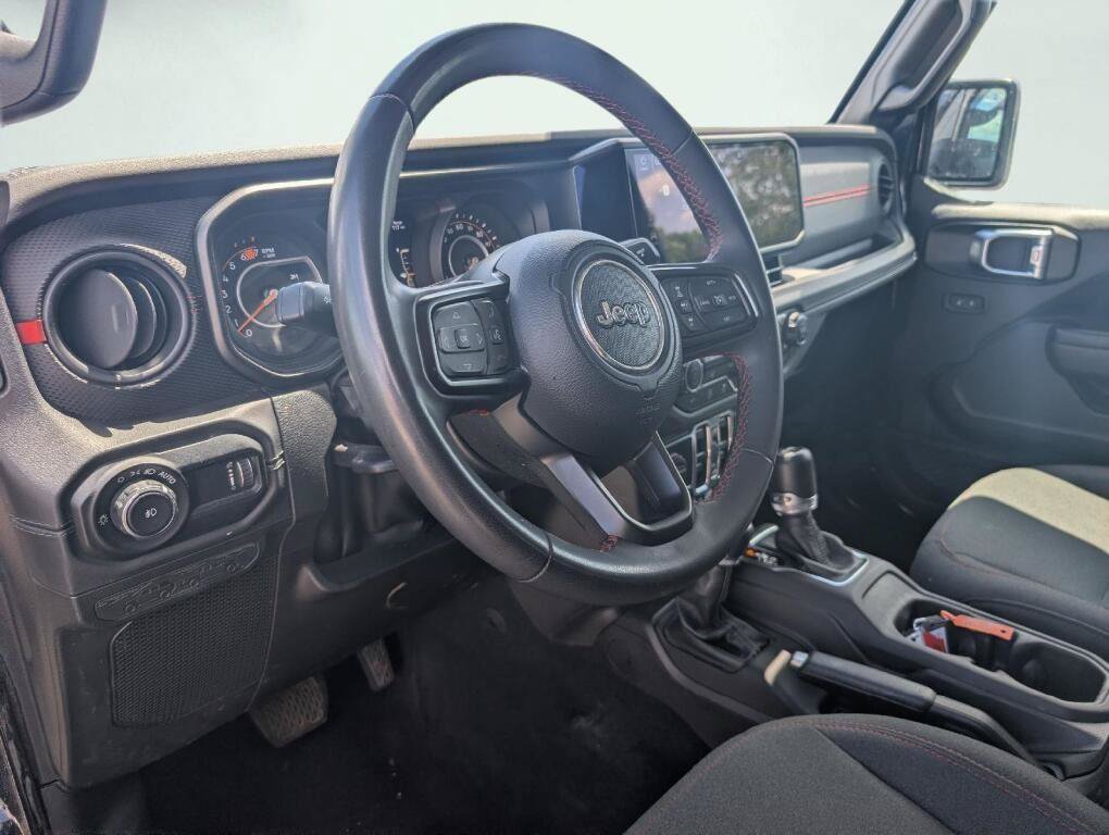 Used 2024 Jeep Wrangler Unlimited Rubicon AWD/4WD image 8