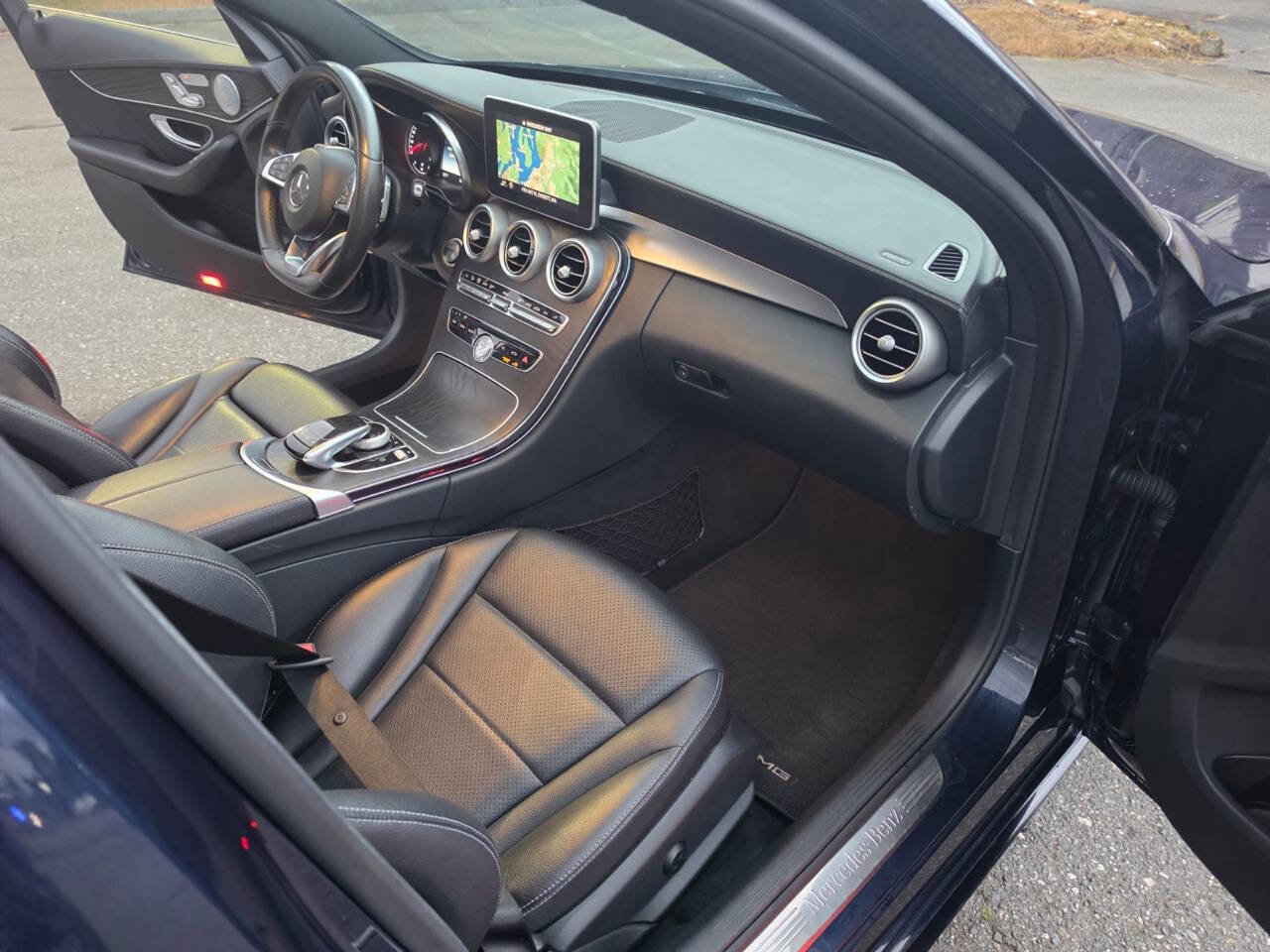 Used 2015 Mercedes-Benz C 300 Sedan image 34