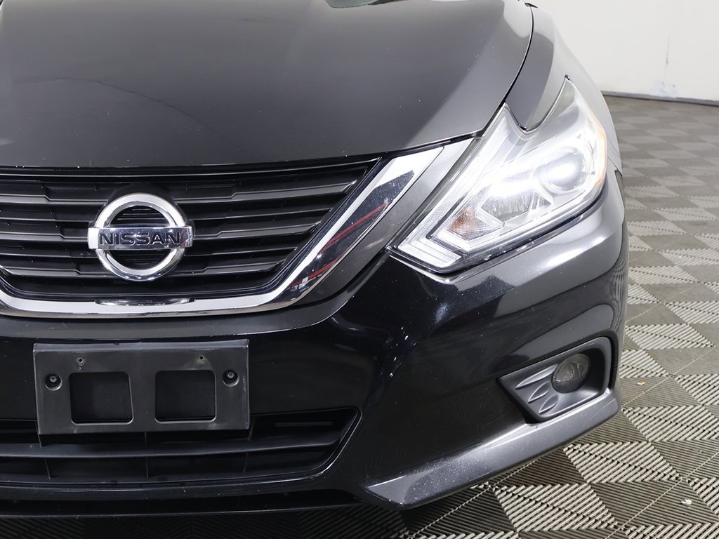 Used 2017 Nissan Altima 2.5 SL w/ Moonroof Package image 14