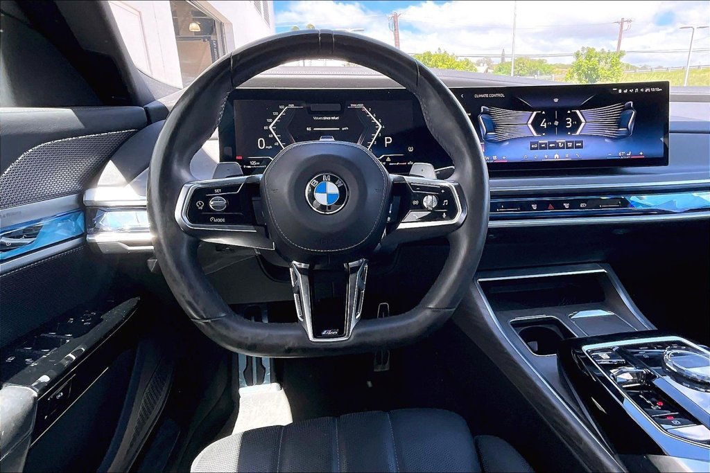 Used 2023 BMW 740i RWD image 5