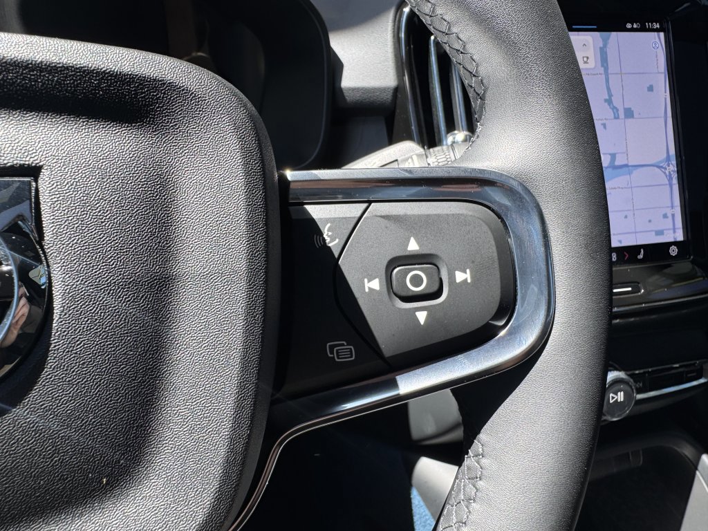 Used 2023 Volvo C40 P8 Recharge Ultimate image 30