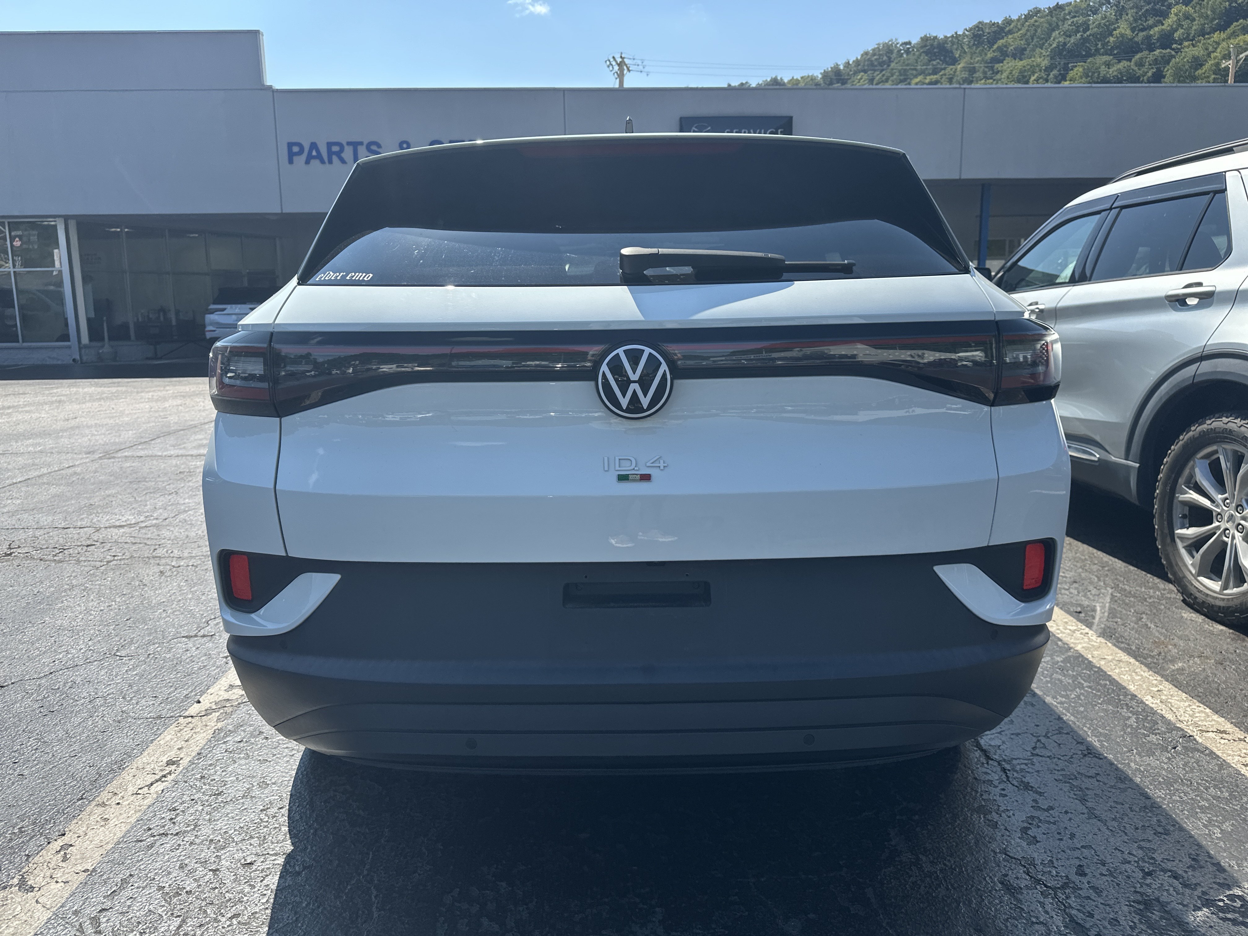 Used 2024 Volkswagen ID.4 2WD image 6