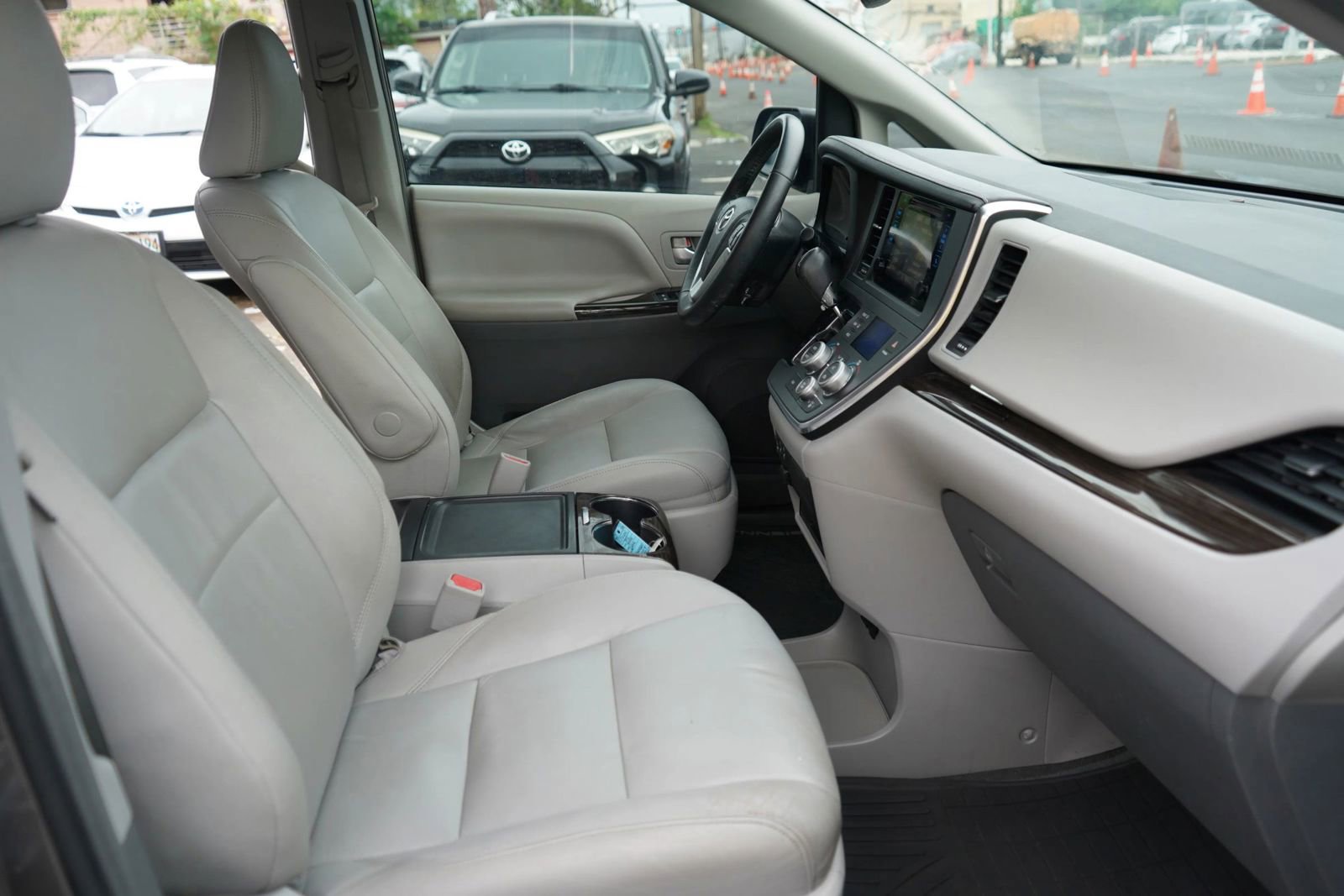Used 2015 Toyota Sienna FWD image 21