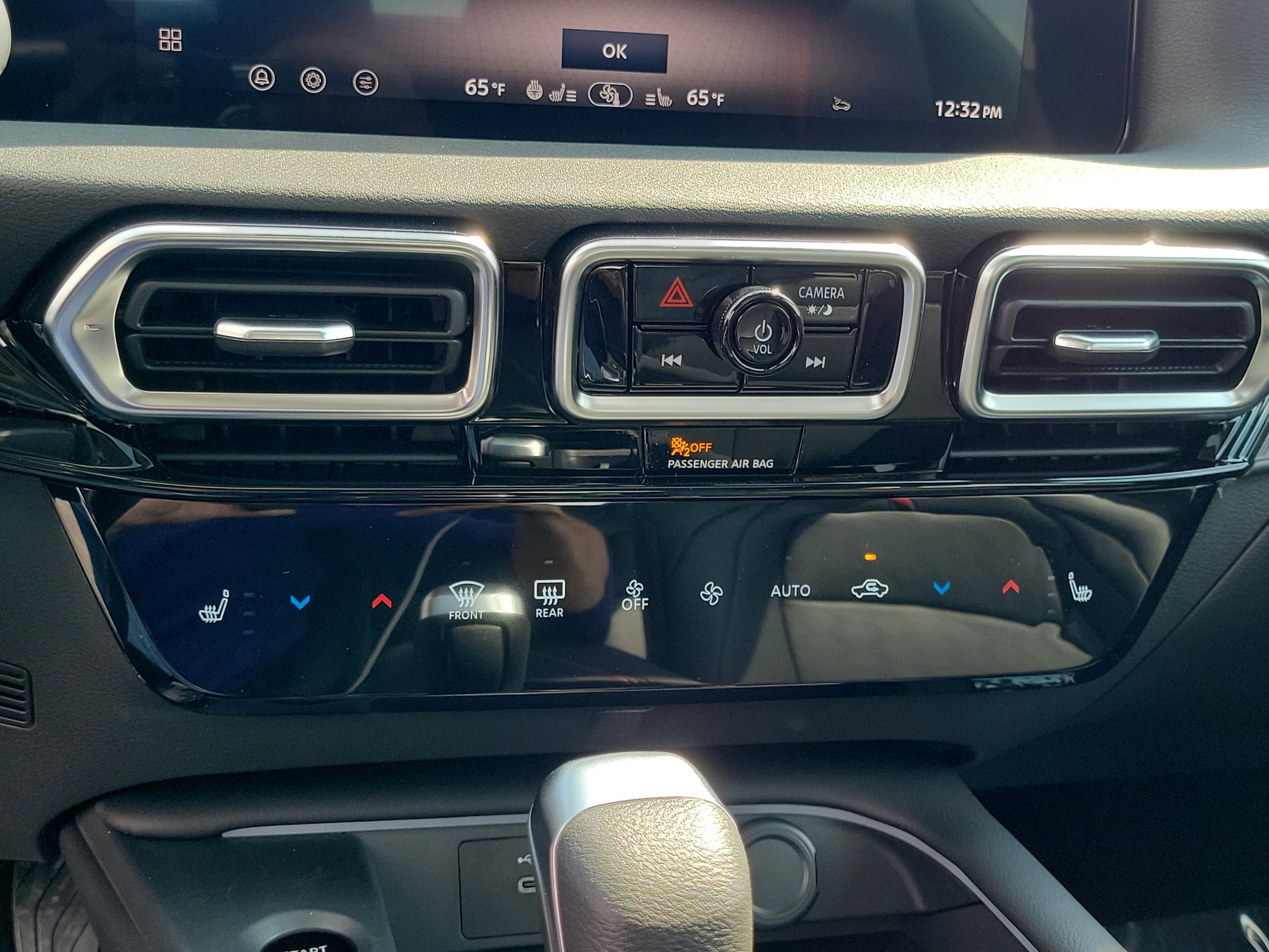 New 2026 Nissan Sentra SR w/ SR Premium Package FWD image 27