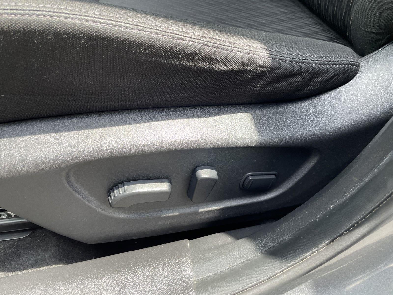 Used 2019 Nissan Rogue SV FWD image 13
