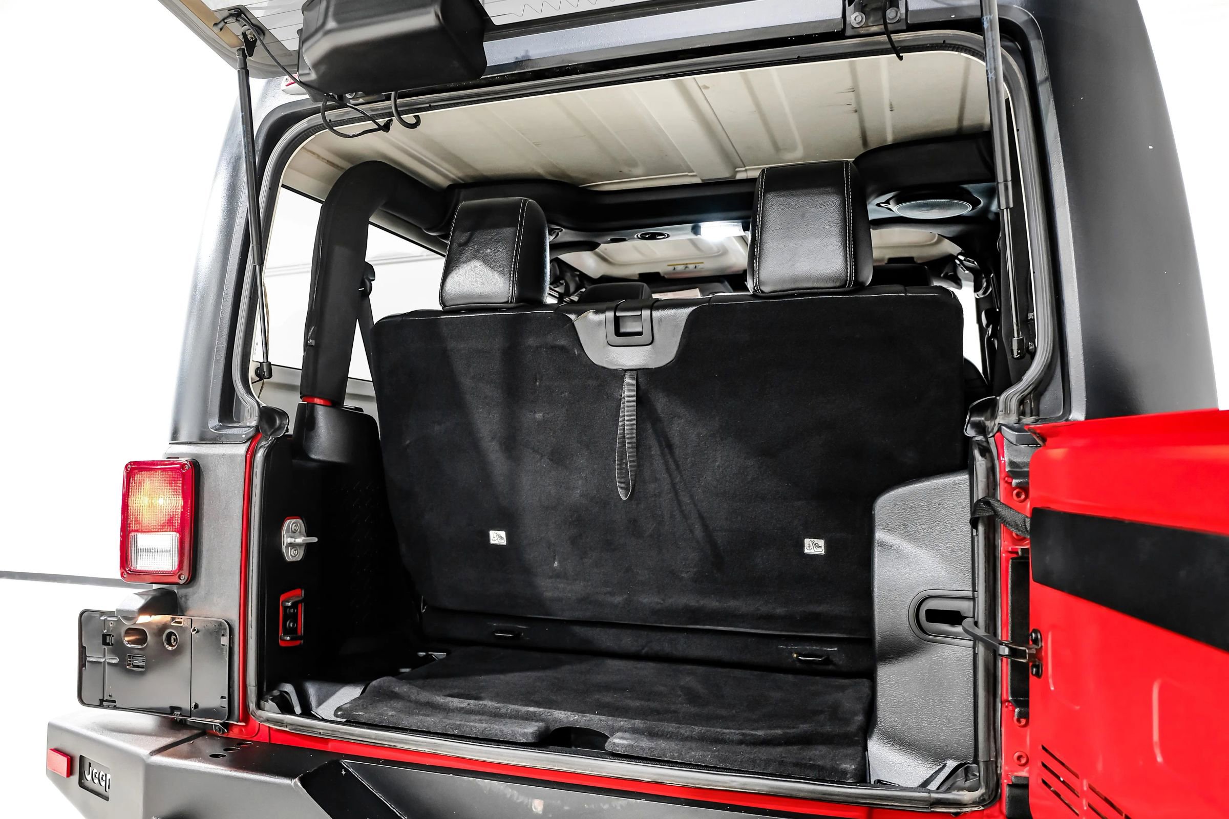 Used 2014 Jeep Wrangler Sahara w/ Connectivity Group image 46