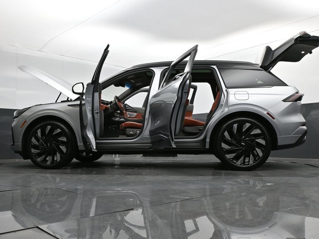 Used 2024 Lincoln Nautilus Black Label w/ Jet Appearance Package (87T) AWD/4WD image 34