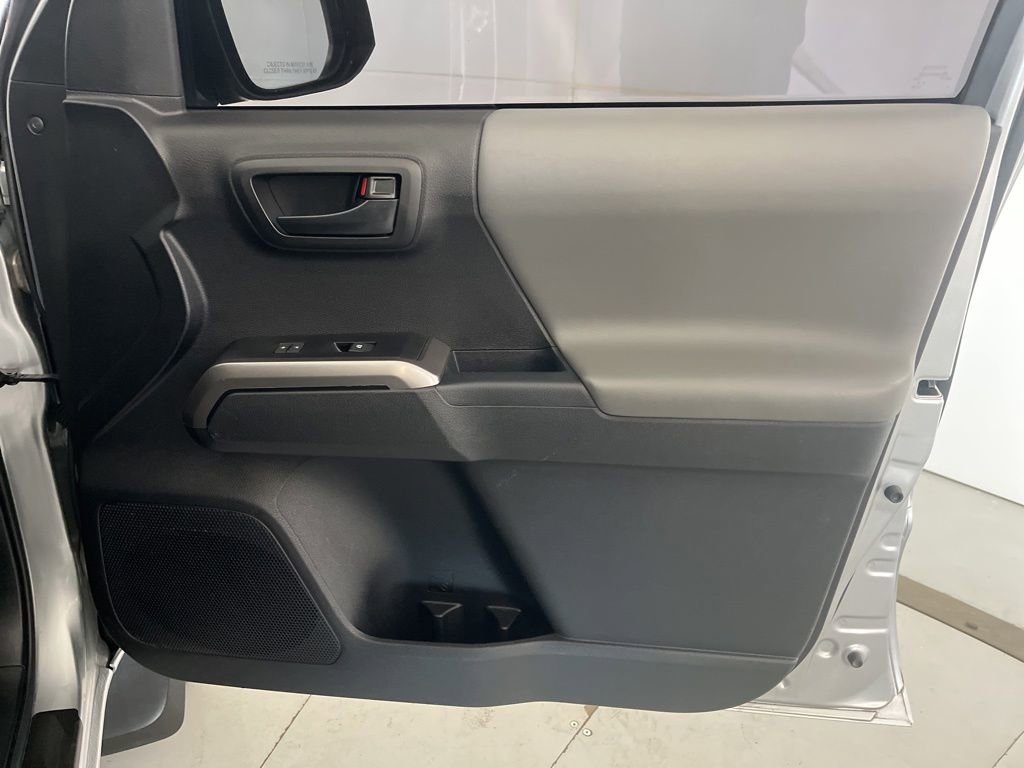 Used 2023 Toyota Tacoma SR5 RWD image 29
