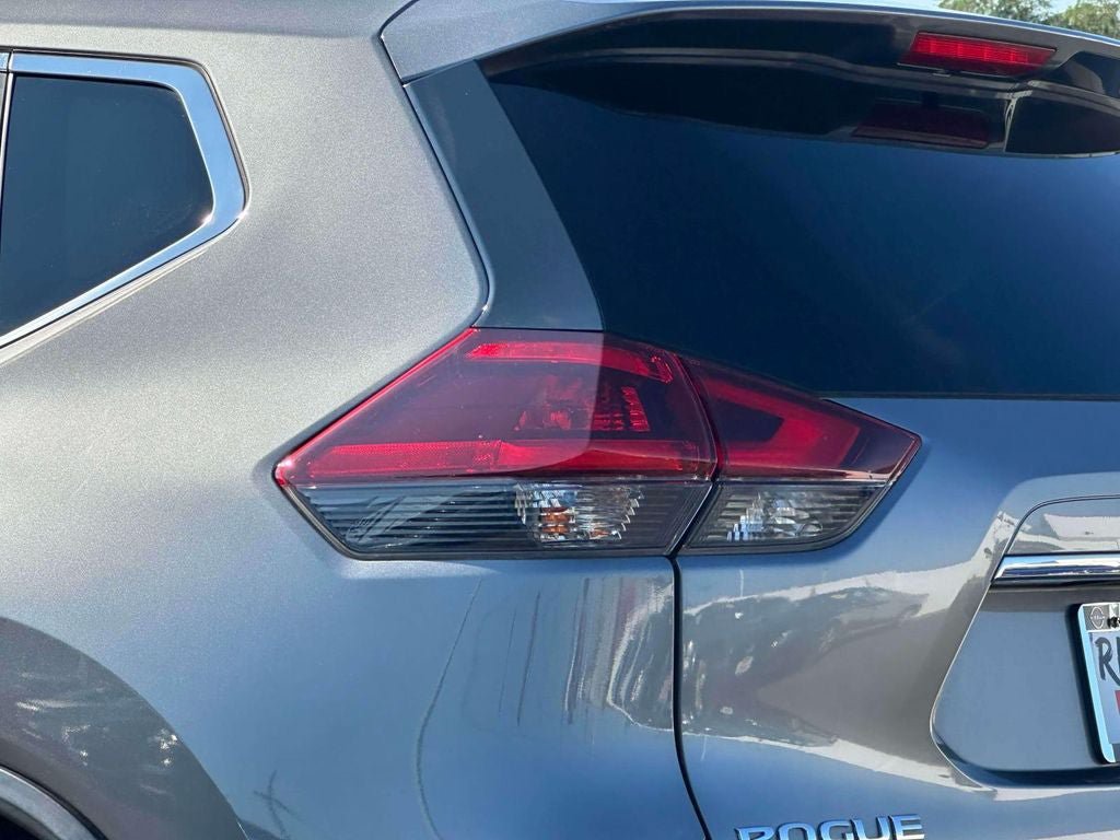 Used 2019 Nissan Rogue SL w/ Premium Package AWD/4WD image 9
